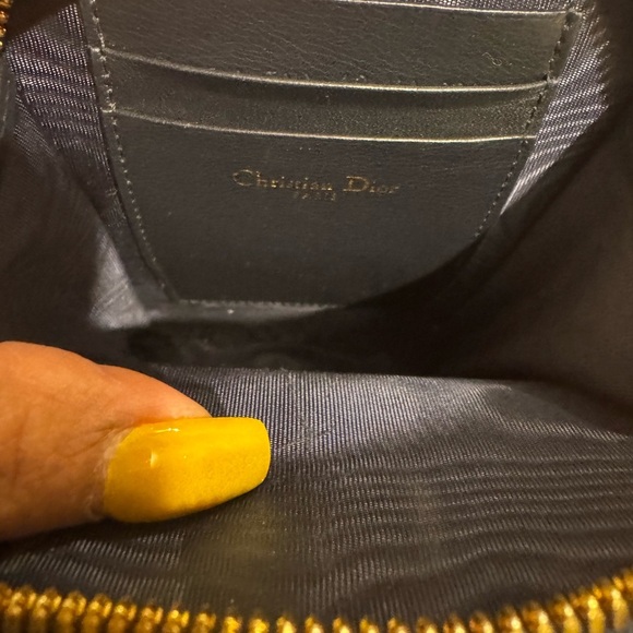Dior Black and Gold Phone Case with Luxurious Design - Picture 9 of 11